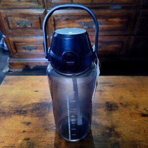 64oz Water Bottle with Lid and Straw "Mainstays"